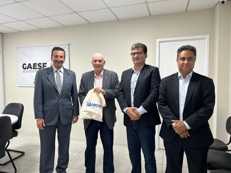 crcal-e-gaesf-reforcam-parceria-institucional-em-reuniao
