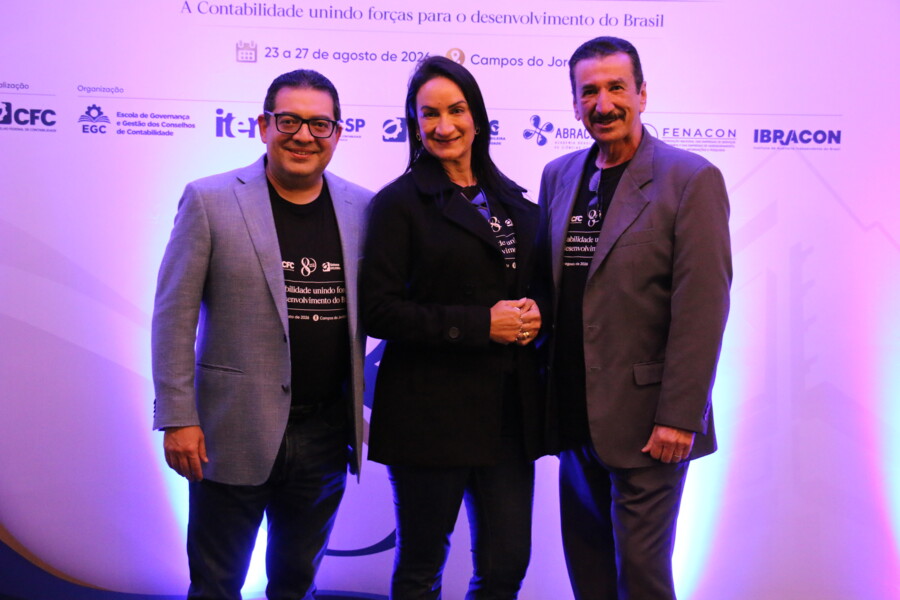 presidente-e-diretora-executiva-do-crcal-participam-de-reuniao-nacional-do-sistema-cfccrcs